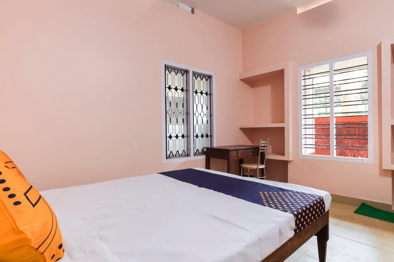 Vaccinated Staff- Spot On 68111 Jeena Motels Kollam Exterior photo