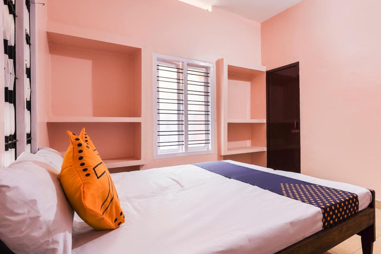 Vaccinated Staff- Spot On 68111 Jeena Motels Kollam Exterior photo
